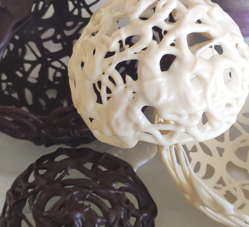 NIU DE XOCOLATA PER LES MONES